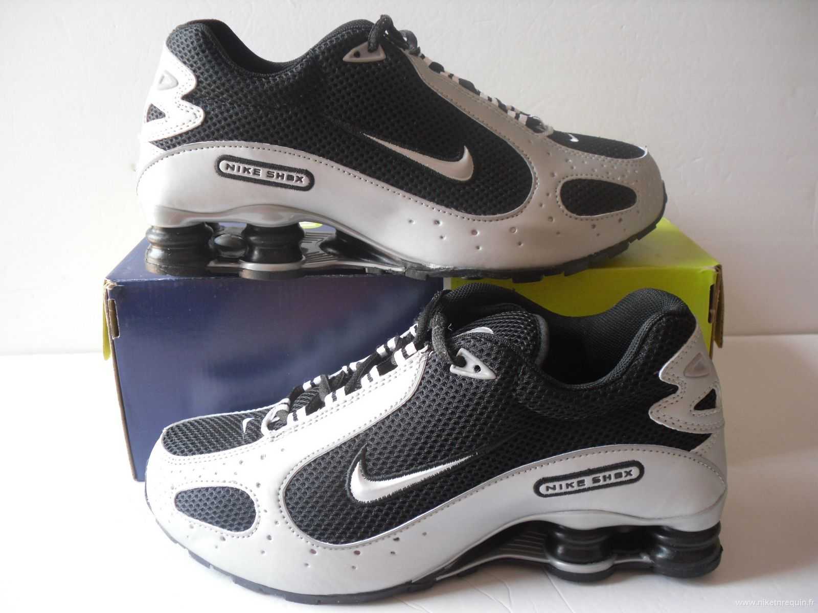 Blanc Et Noir Nike Shox R4 Demon